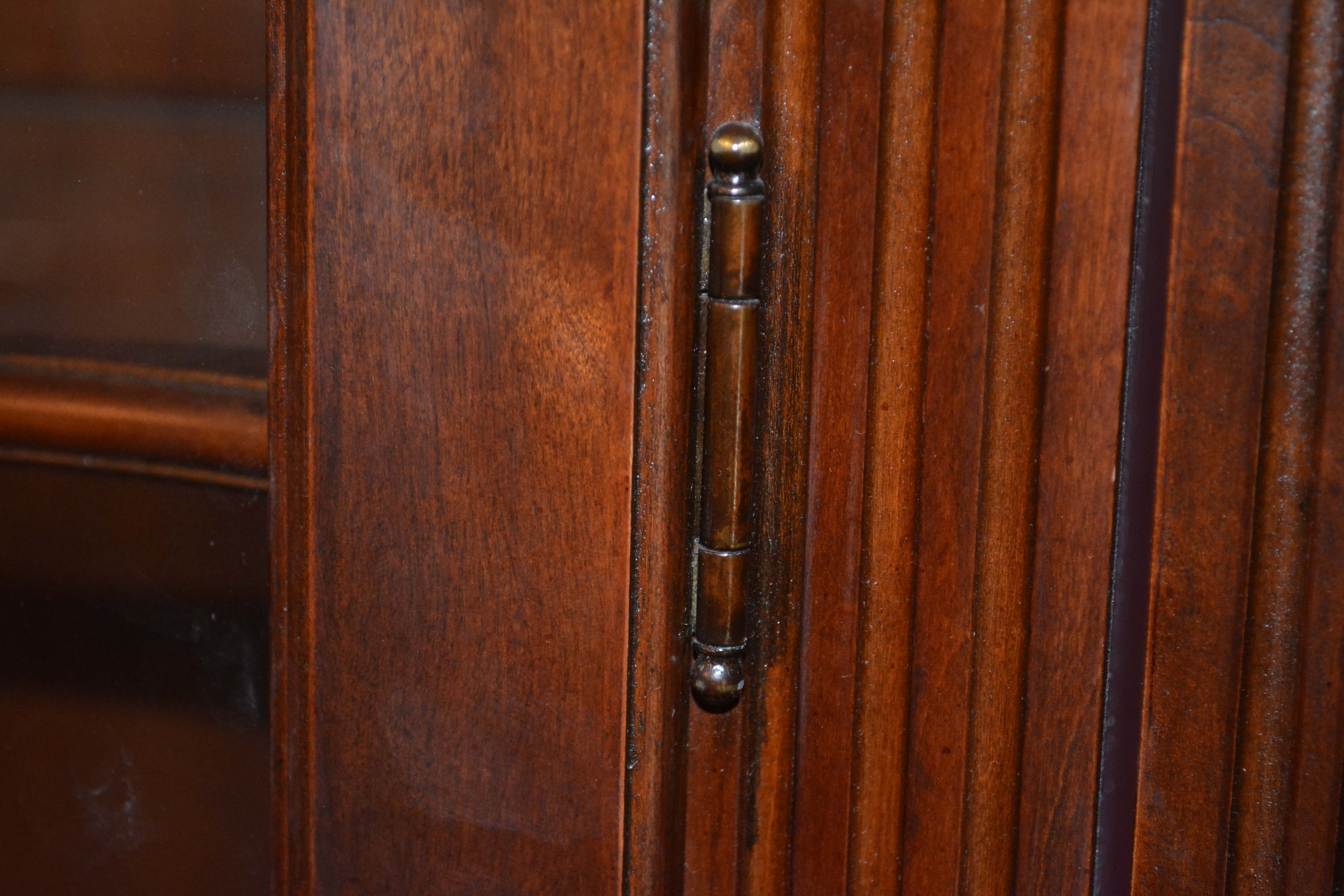 Drexel Three-Piece Display Cabinet With Bookcases