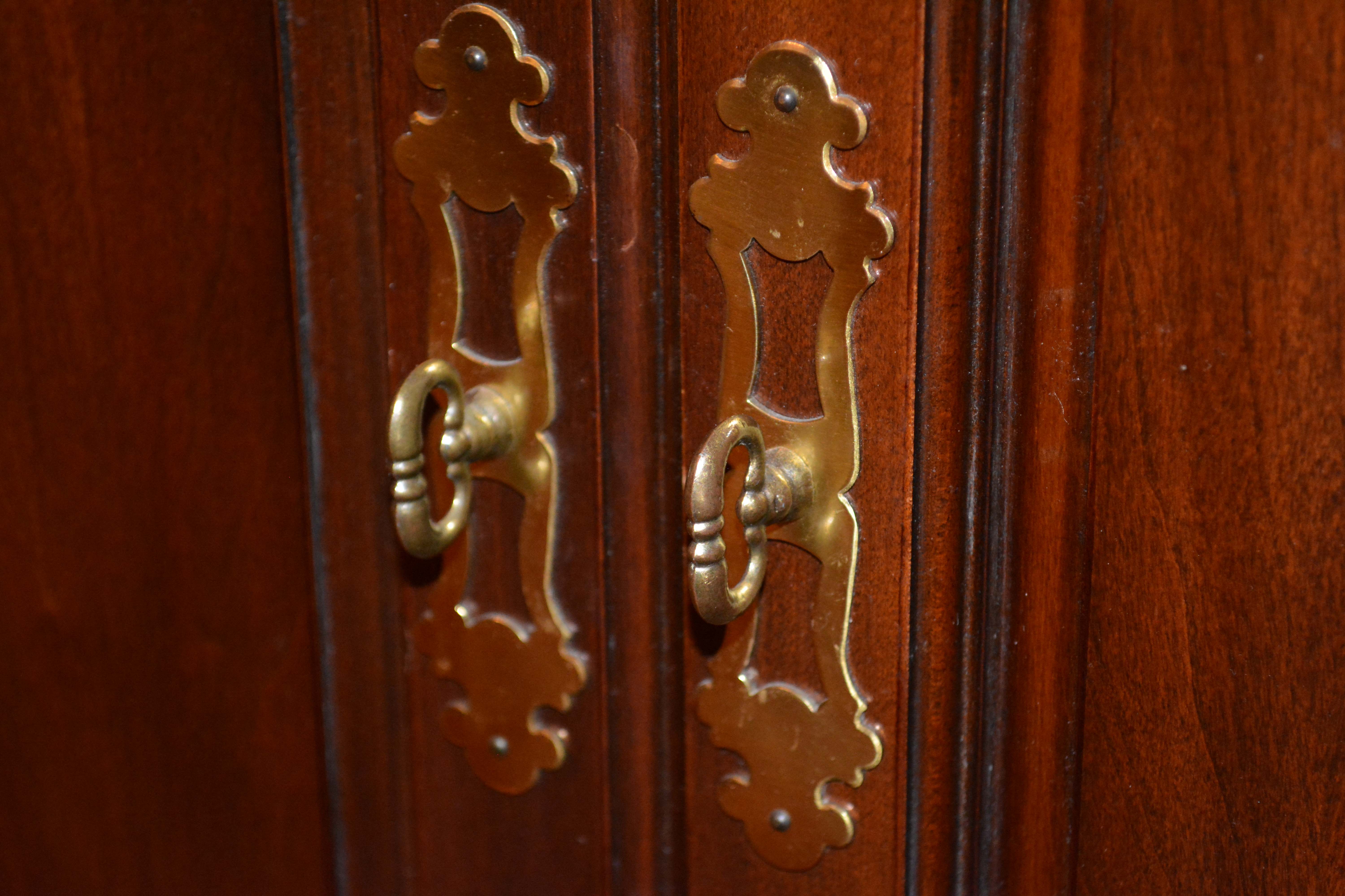 Drexel Three-Piece Display Cabinet With Bookcases