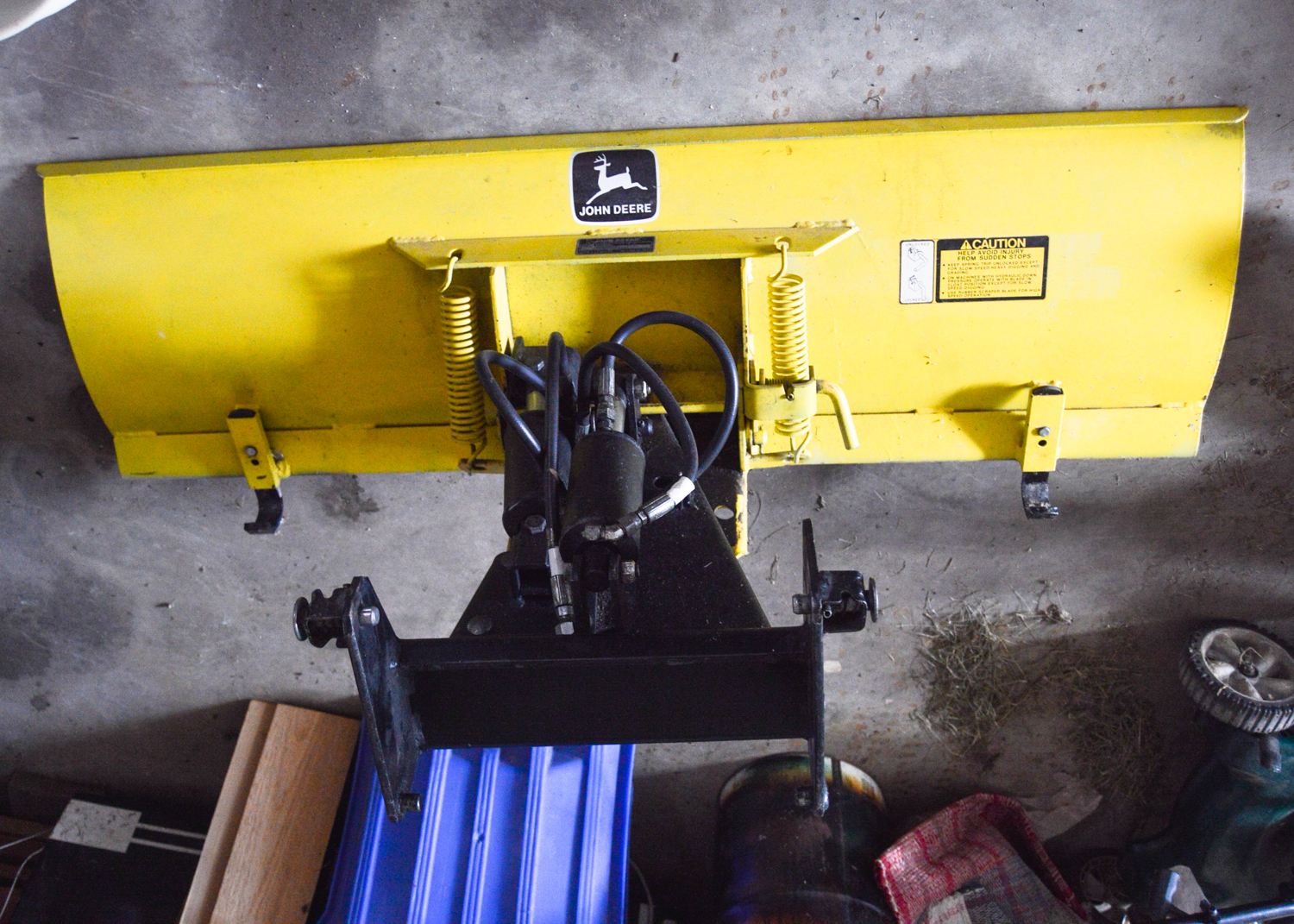 John Deere 318 Lawn Tractor