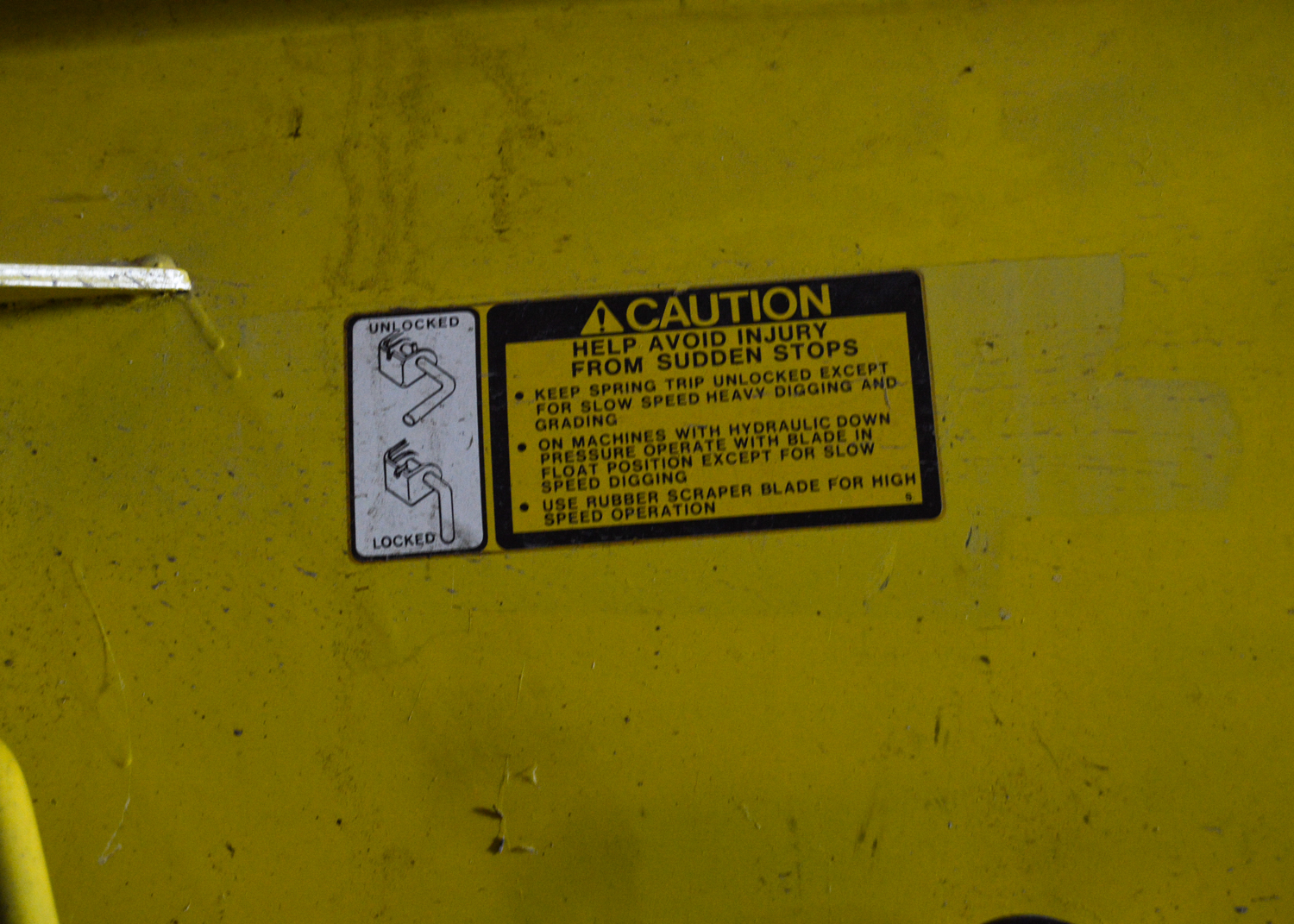 John Deere 318 Lawn Tractor