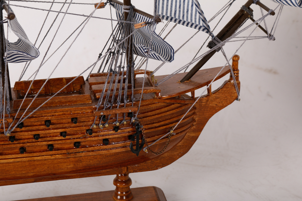 Pair of Wooden Models of British Sailing Ships "Cutty Sark" and HMS "Victory"