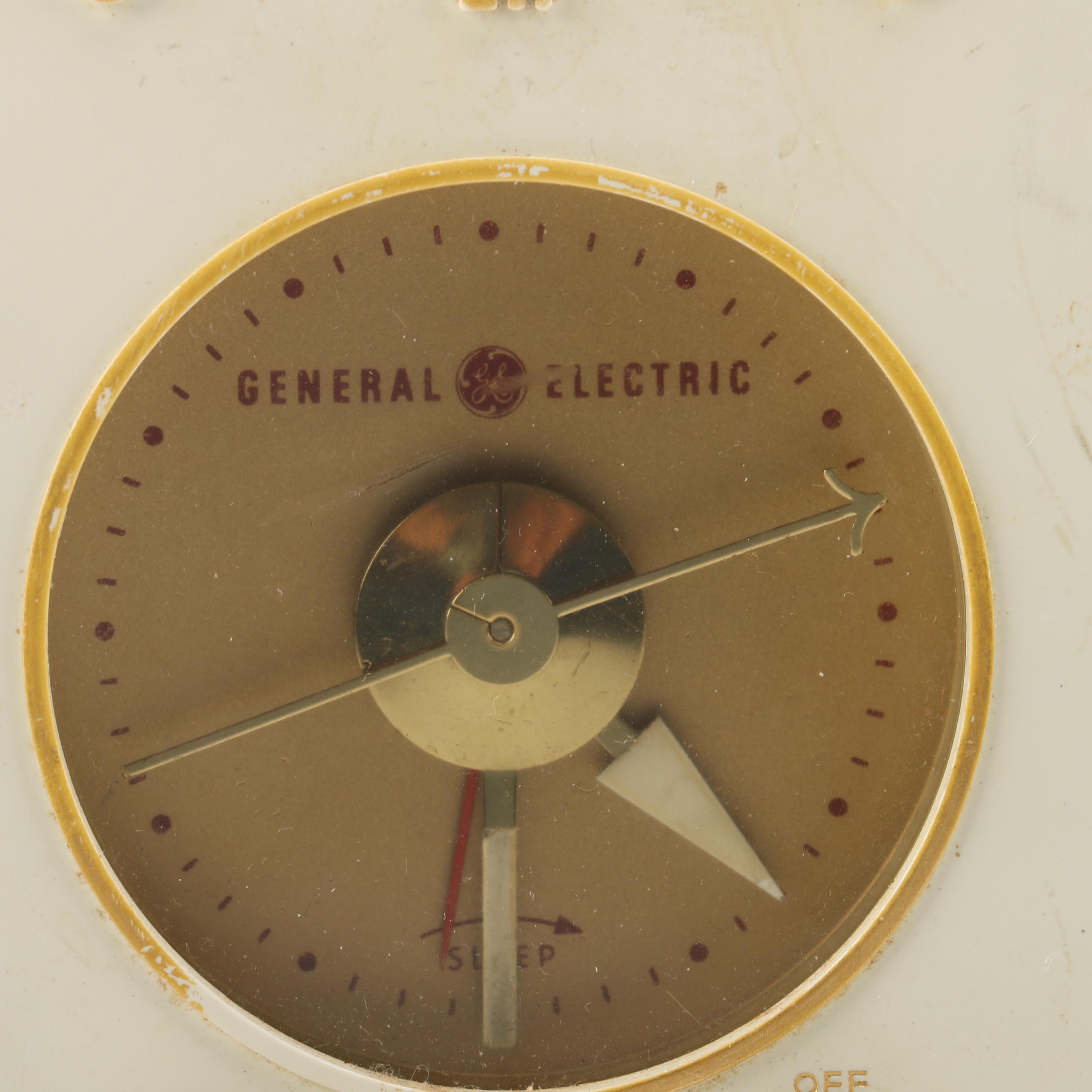 Vintage General Electric Model 661A Alarm Clock