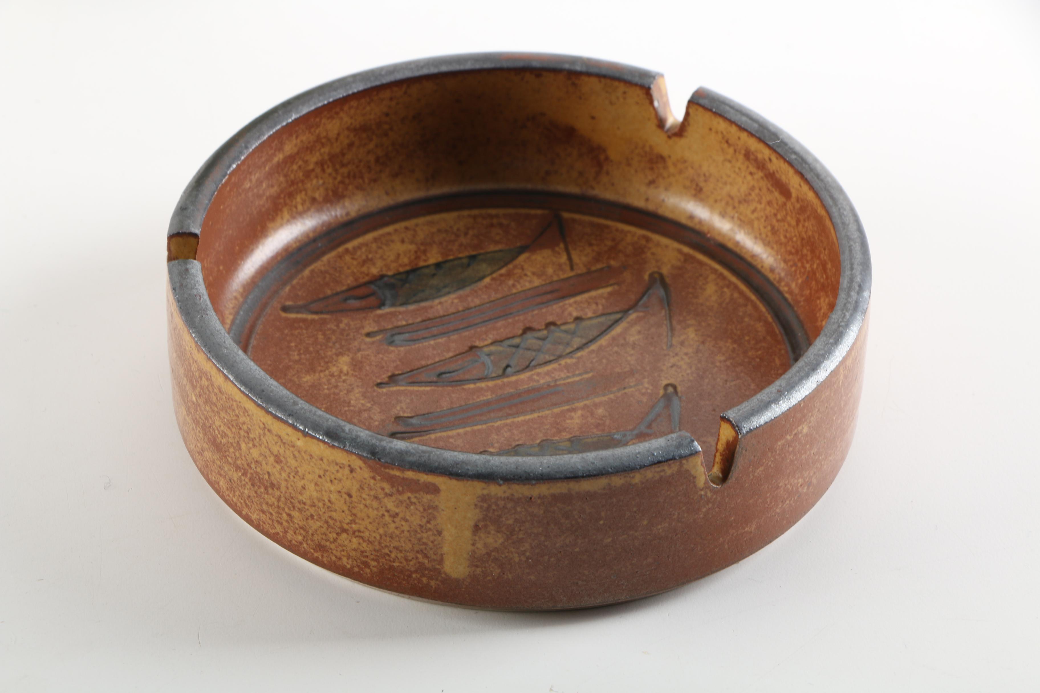 Vintage McCoy "Floraline" Fluted Vase and Ash Receivers