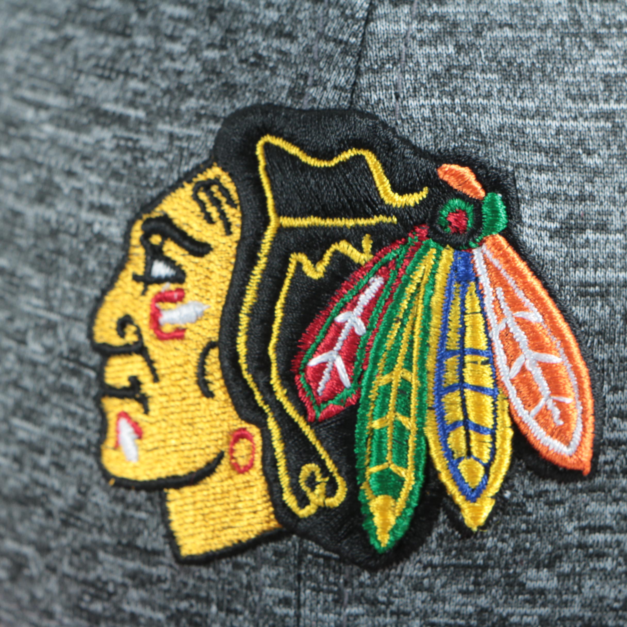 Autographed Andrew Shaw Chicago Blackhawks Pucks with Blackhawks Hat