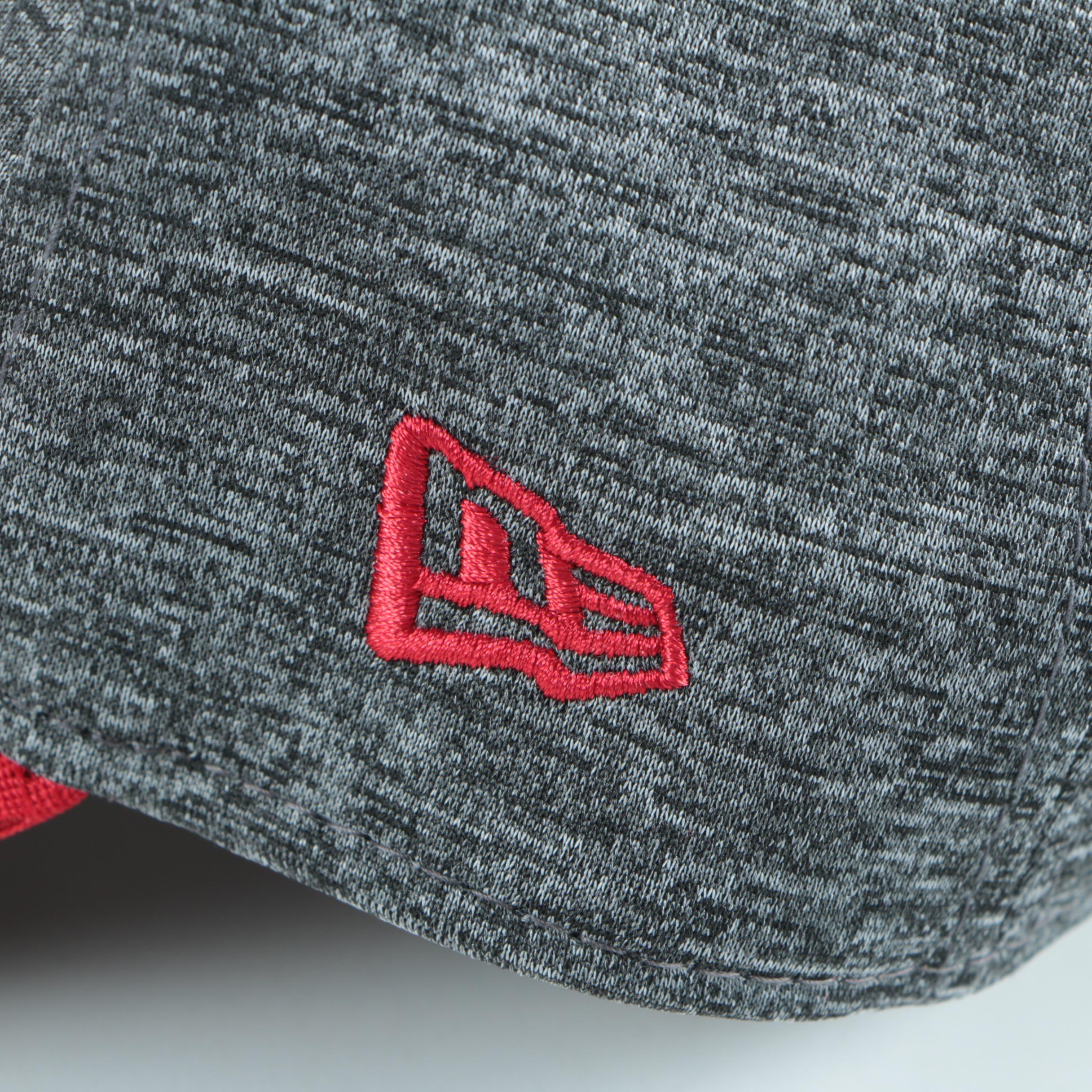 Autographed Andrew Shaw Chicago Blackhawks Pucks with Blackhawks Hat