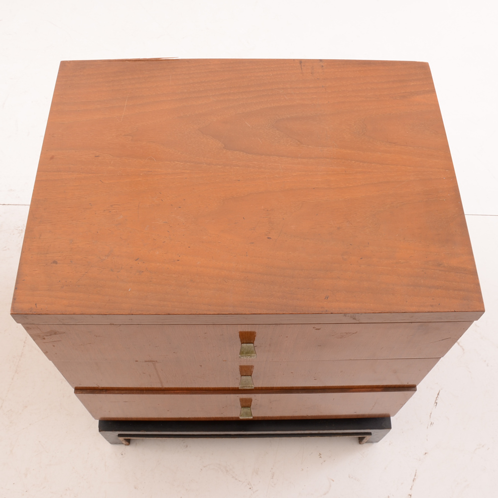 Pair of Mid Century Modern Nightstands