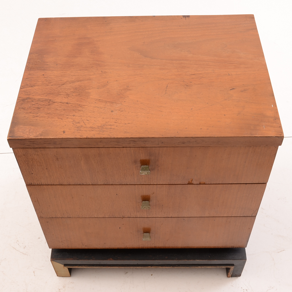 Pair of Mid Century Modern Nightstands