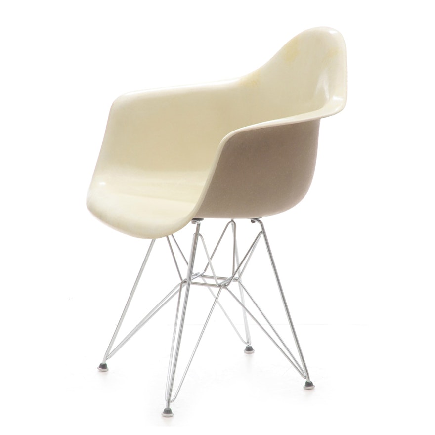 Vintage Mid Century Modern Molded Fiberglass Chair after Ray and Charles Eames