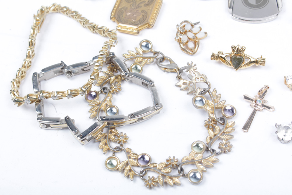 Costume Jewelry Grouping