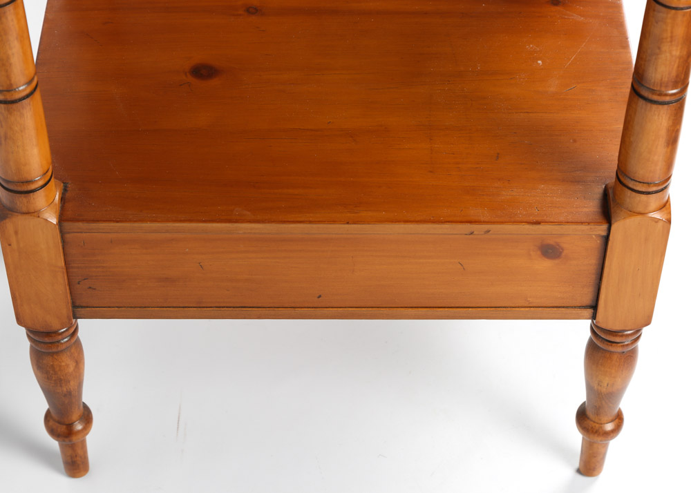 Vintage Colonial Revival Side Table by Drexel