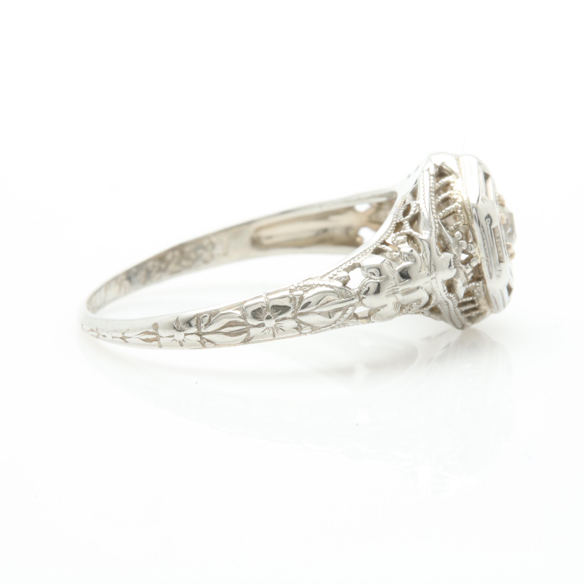 Art Deco 18K White Gold Diamond Ring
