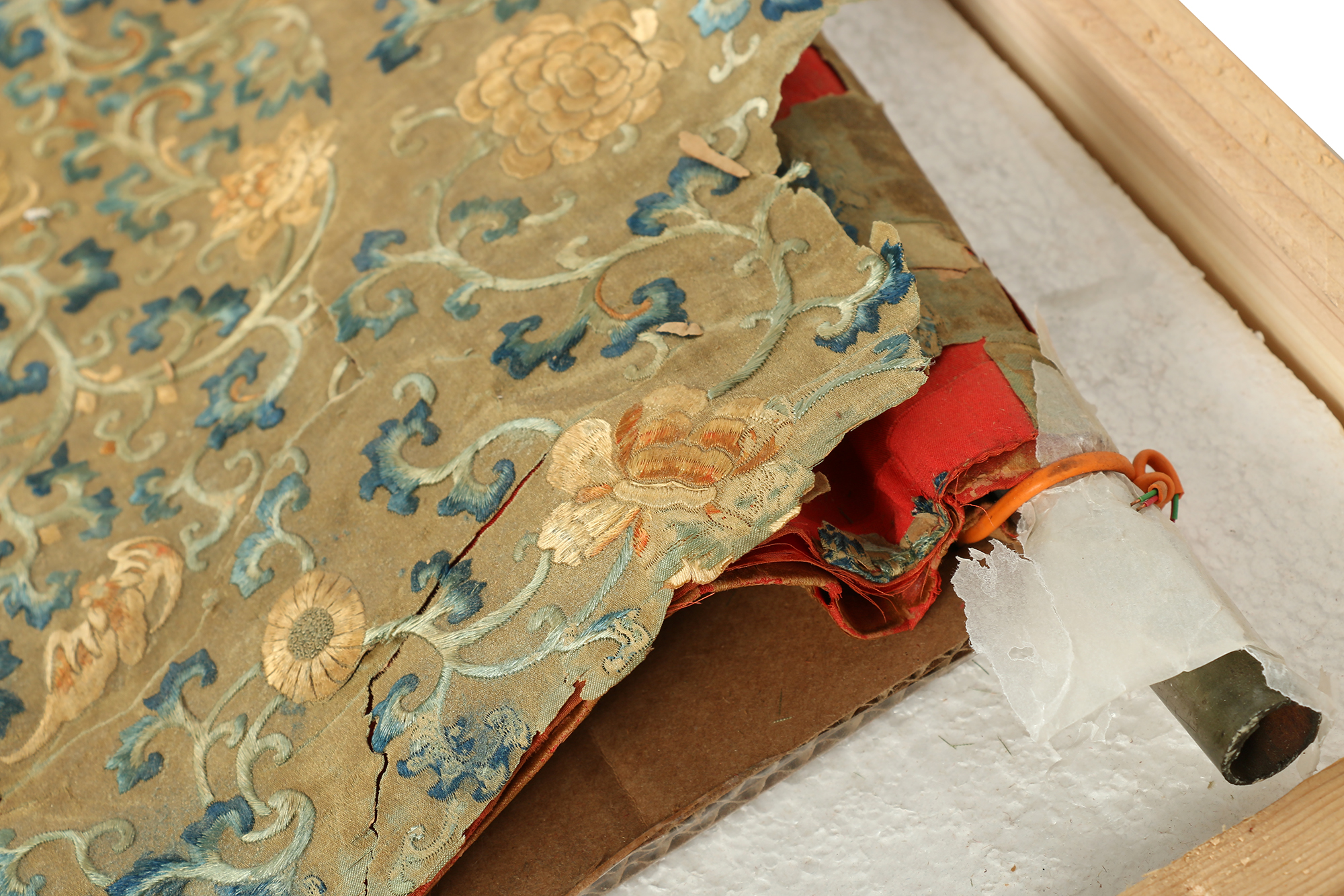 Monumental Qianlong Period Baizitu Hundred Boys Embroidered Tapestry