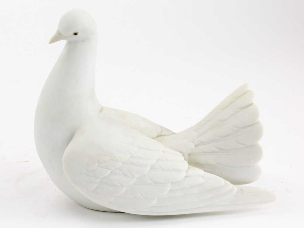 Lladró "Proud Dove" Porcelain Figurine
