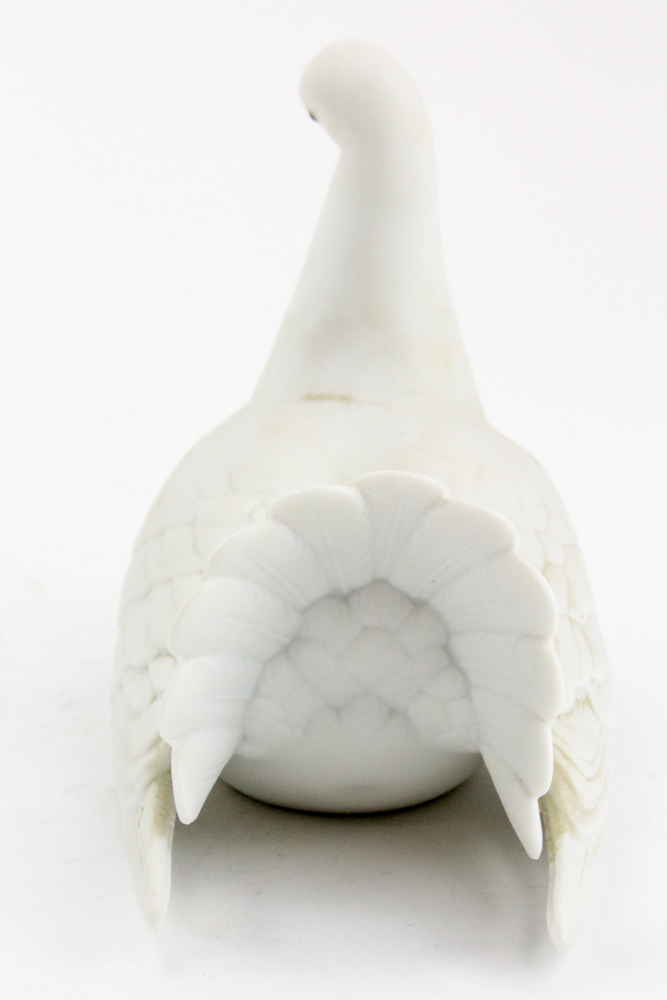 Lladró "Proud Dove" Porcelain Figurine