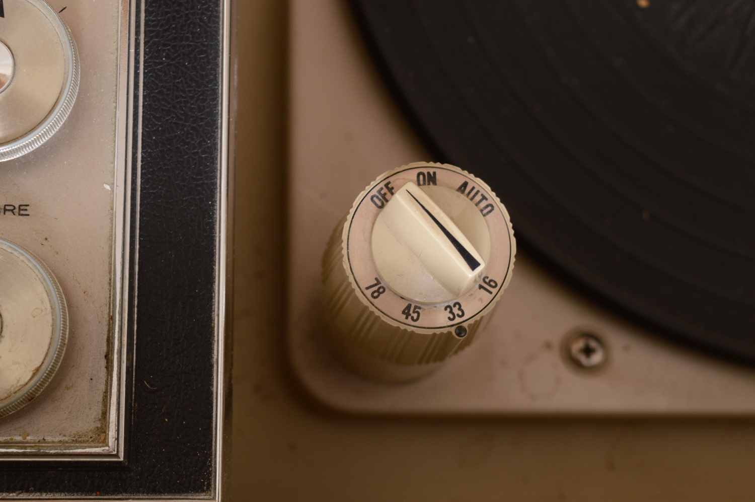 Vintage French Provincial Style Magnavox Stereo Console