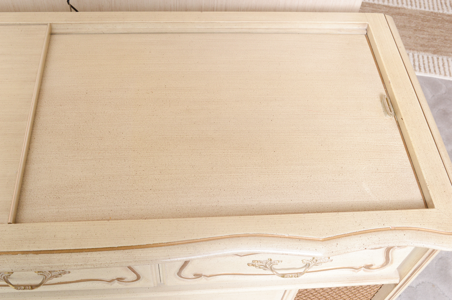 Vintage French Provincial Style Magnavox Stereo Console