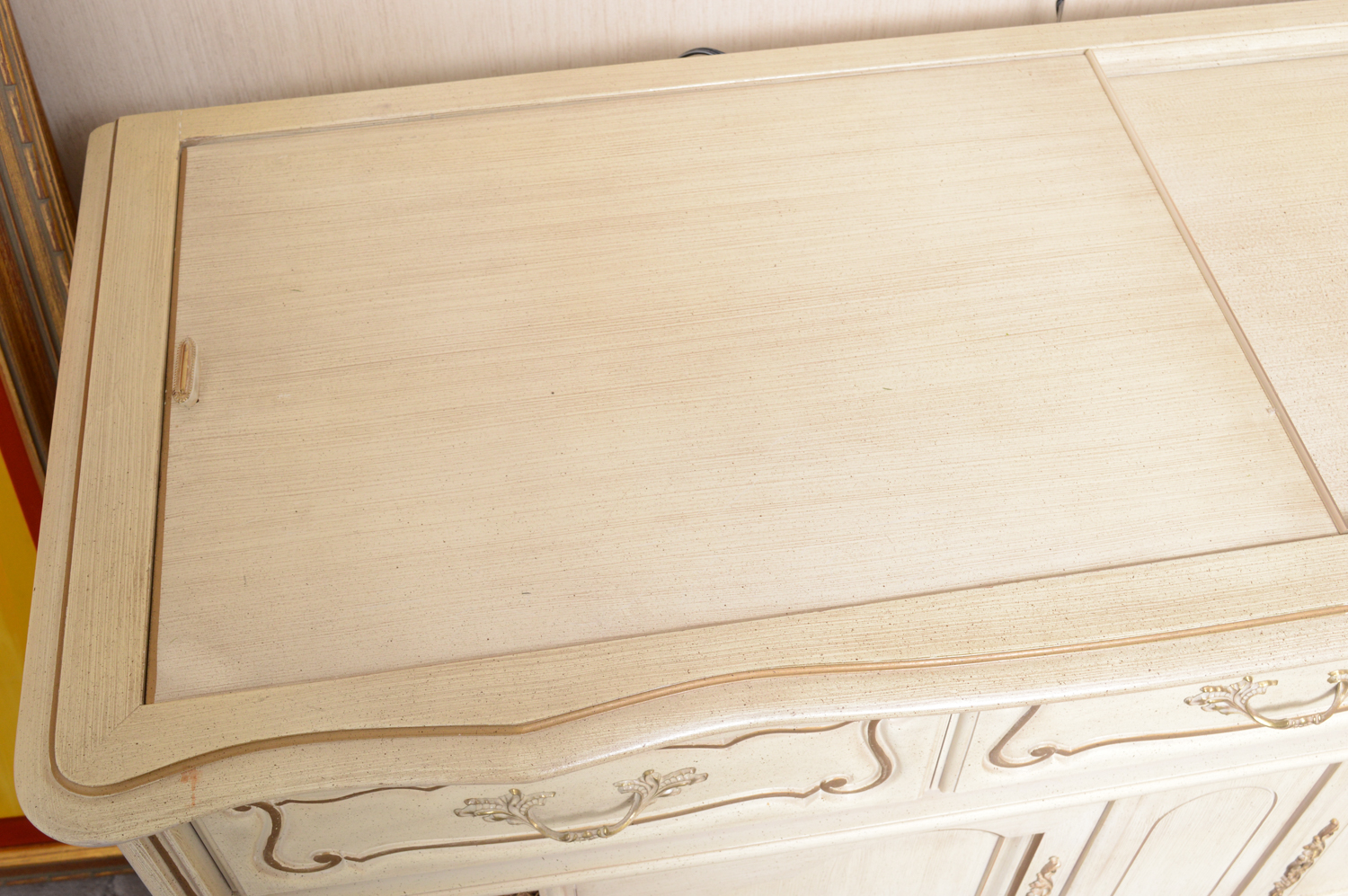 Vintage French Provincial Style Magnavox Stereo Console