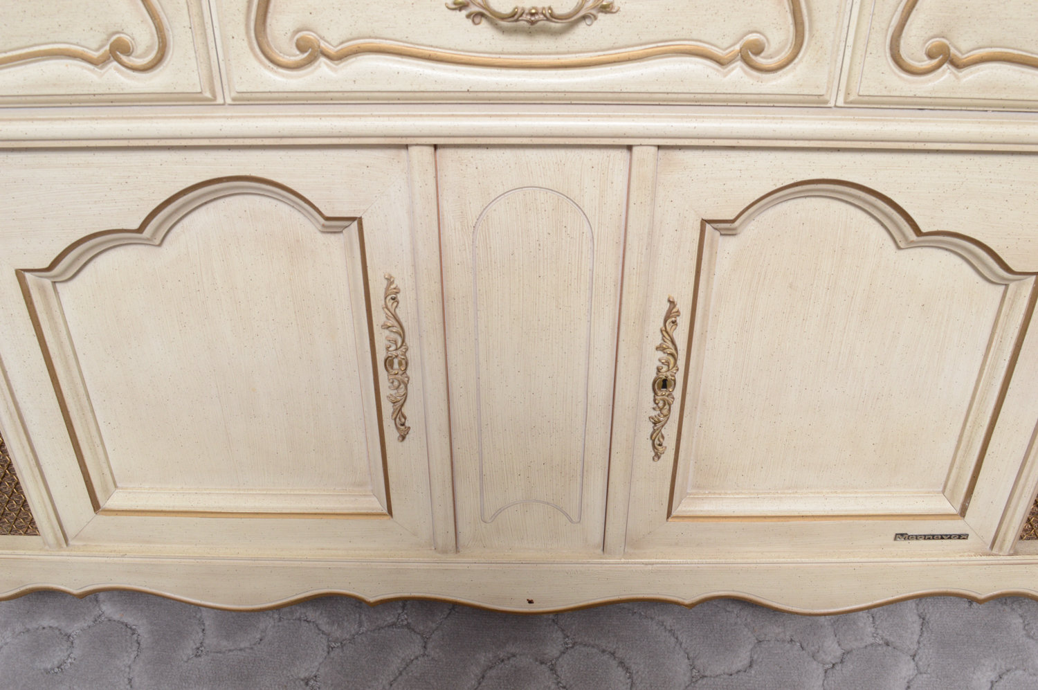 Vintage French Provincial Style Magnavox Stereo Console