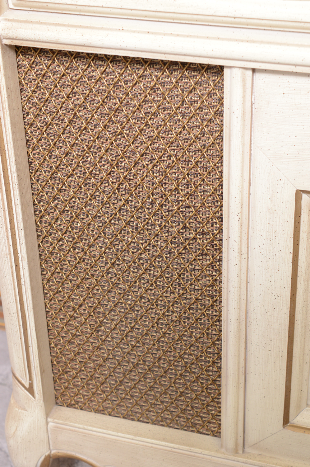 Vintage French Provincial Style Magnavox Stereo Console