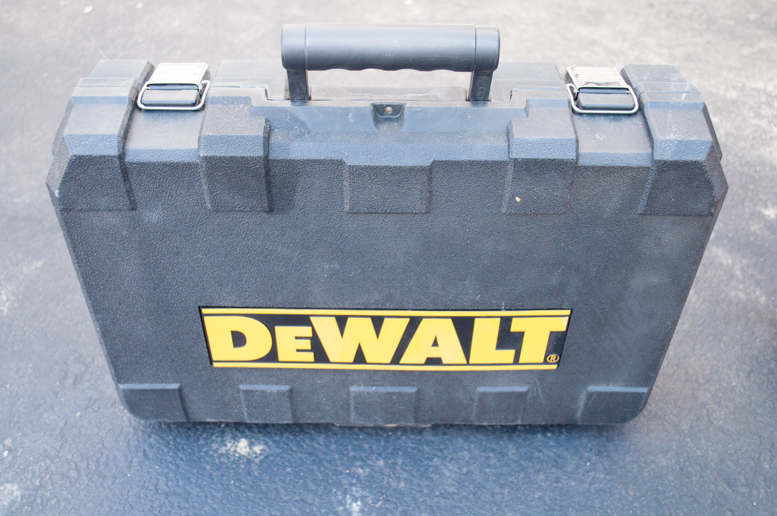 USA Borescopes Sewer Pipe Inspection Camera with DeWalt DCT 41051