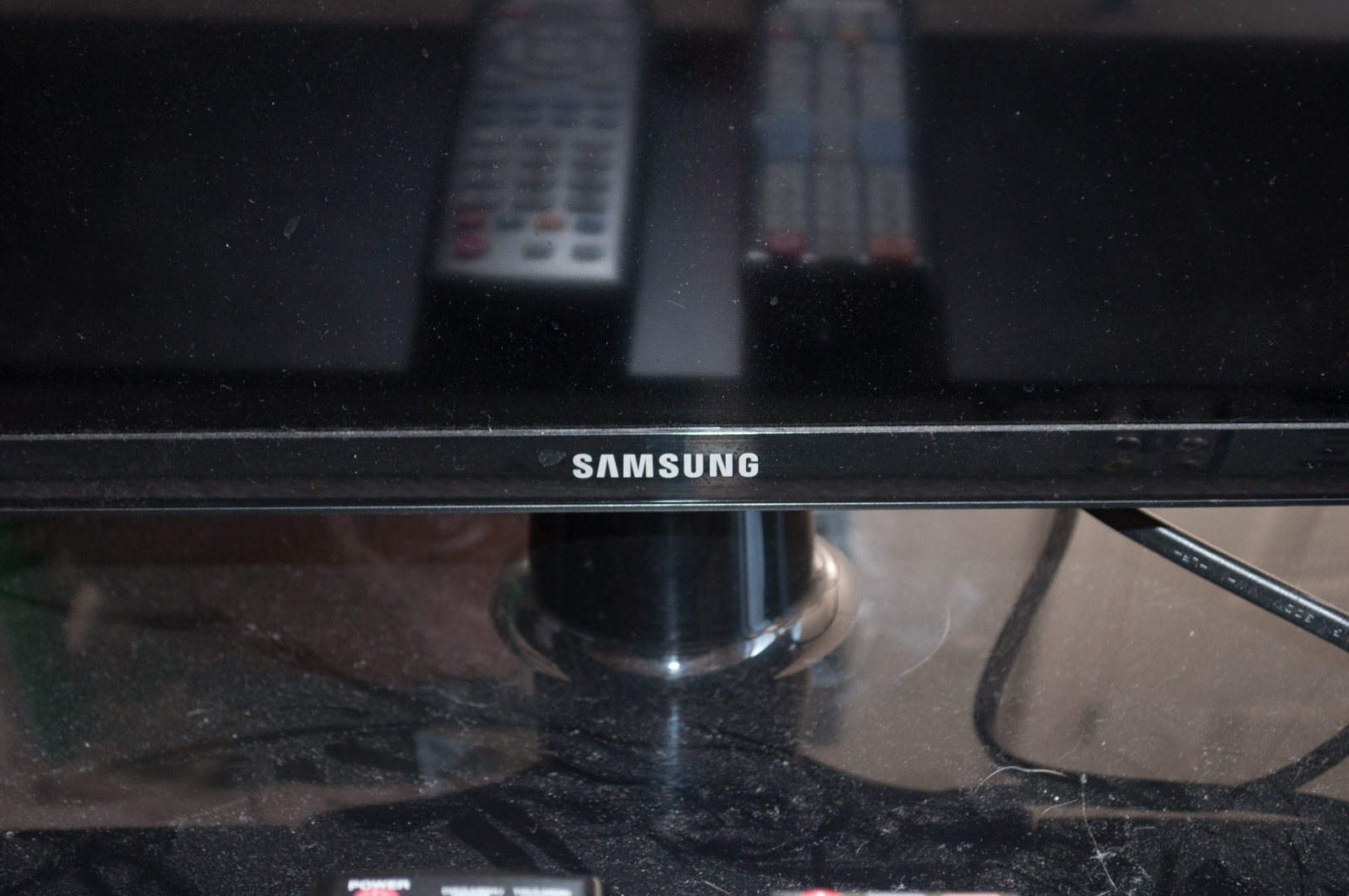 Samsung 28" LED Flat Screen HD TV and Blu-Ray Disc Player
