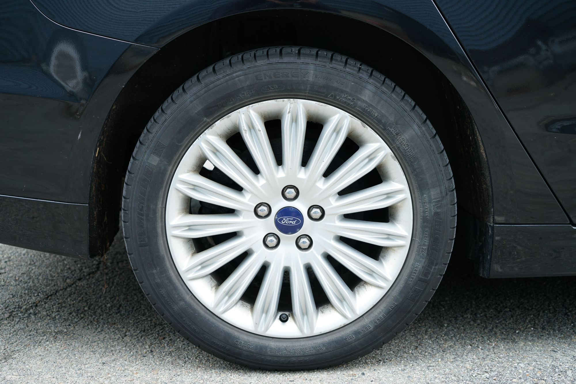 2013 Ford Fusion SE Hybrid Sedan