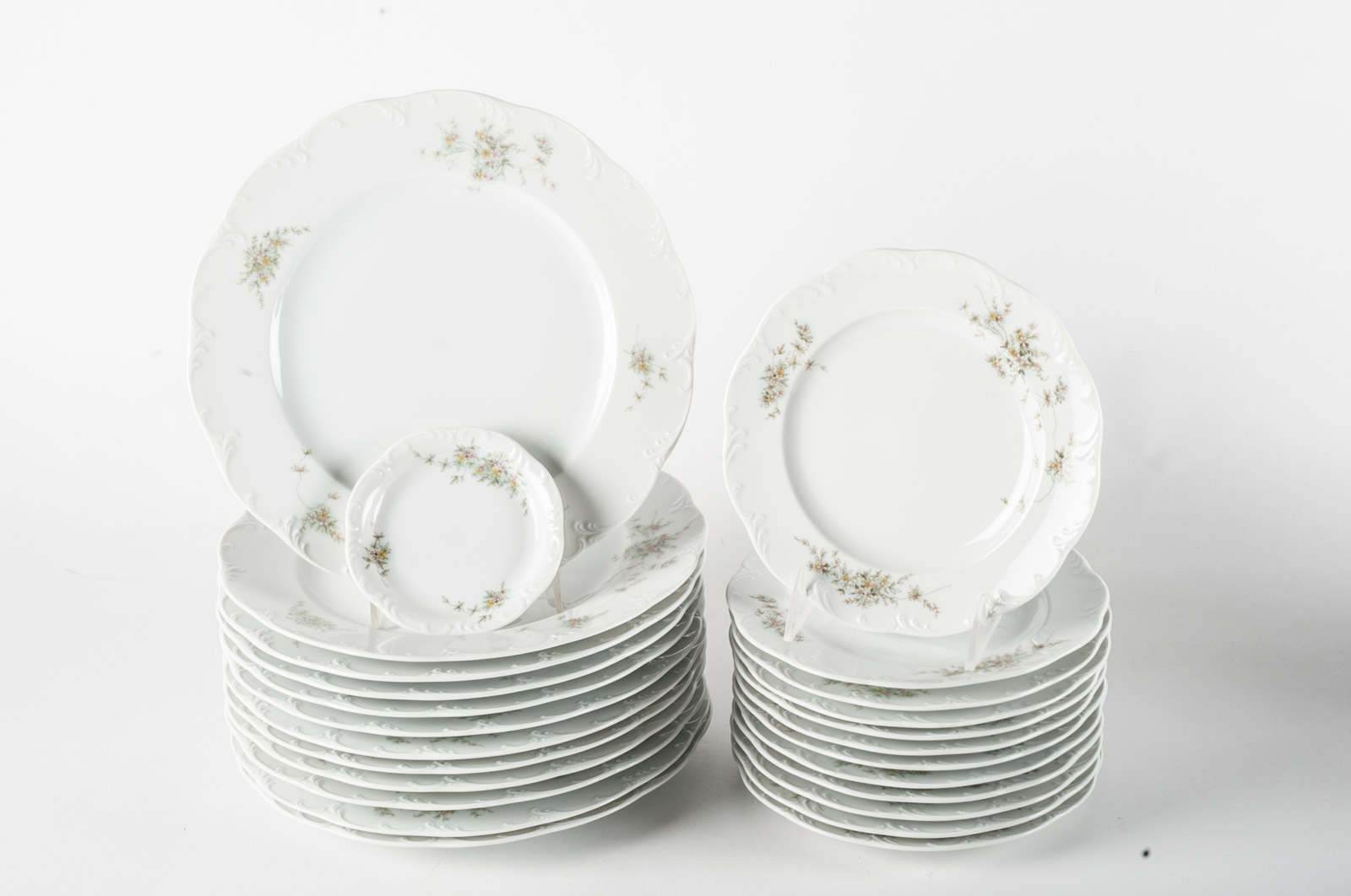 Johann Haviland China Featuring "Rosalinde" Pattern