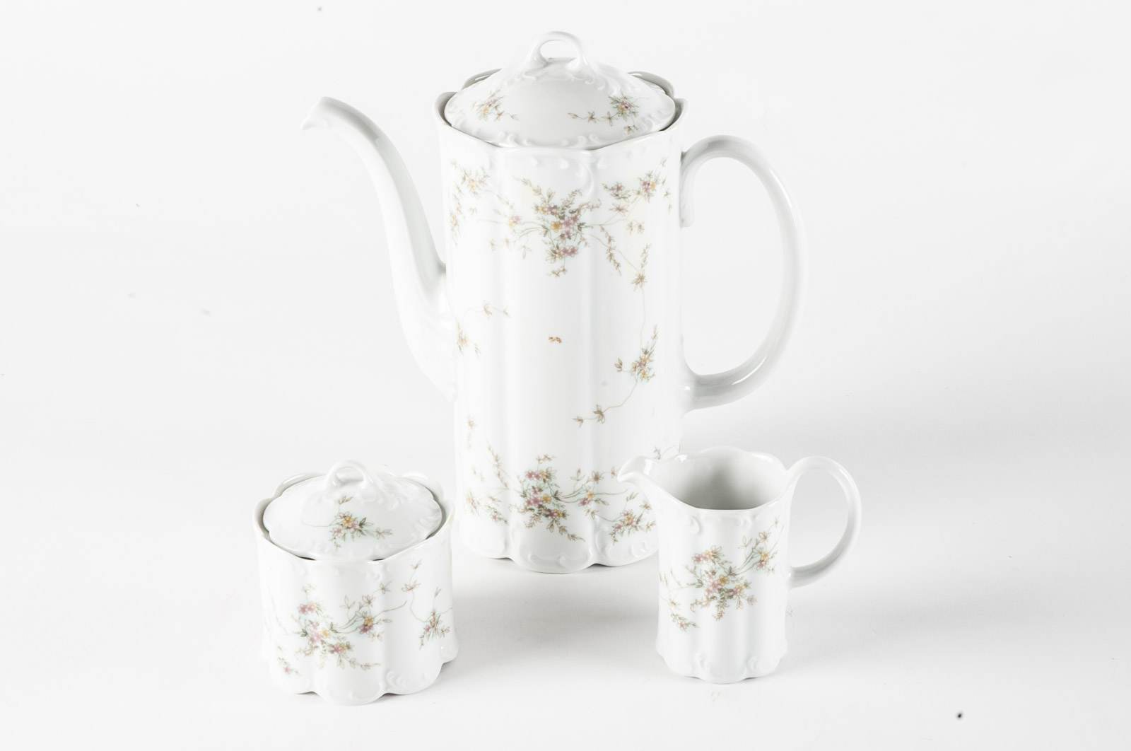 Johann Haviland China Featuring "Rosalinde" Pattern