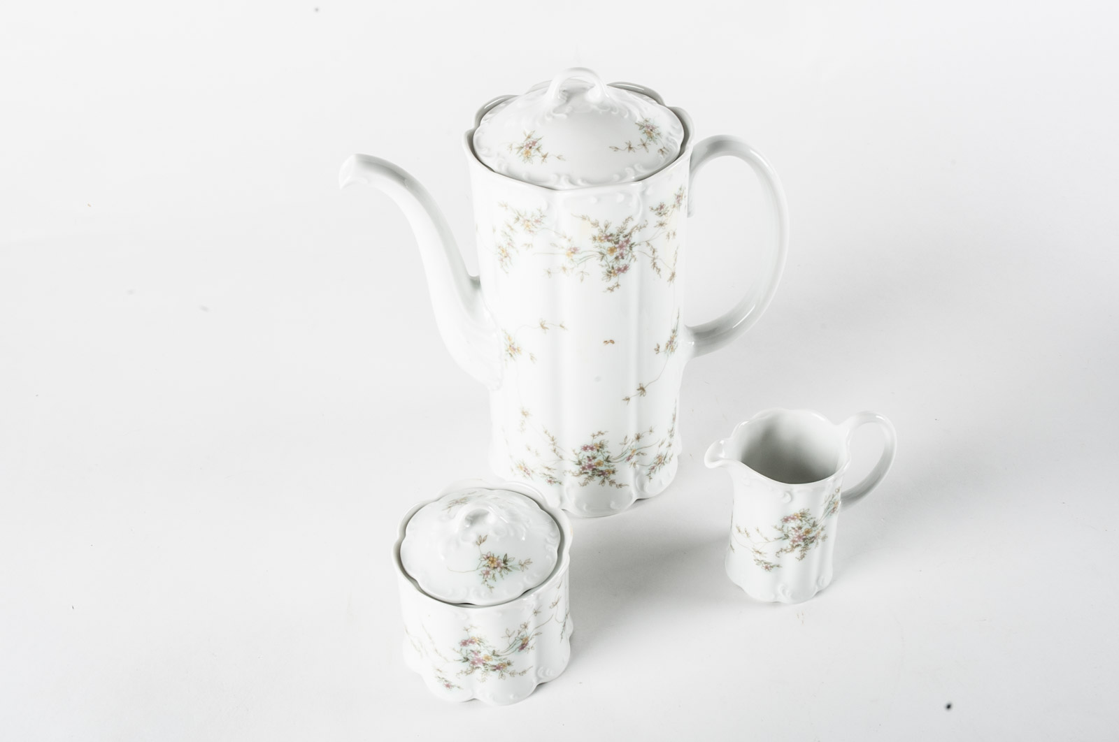 Johann Haviland China Featuring "Rosalinde" Pattern