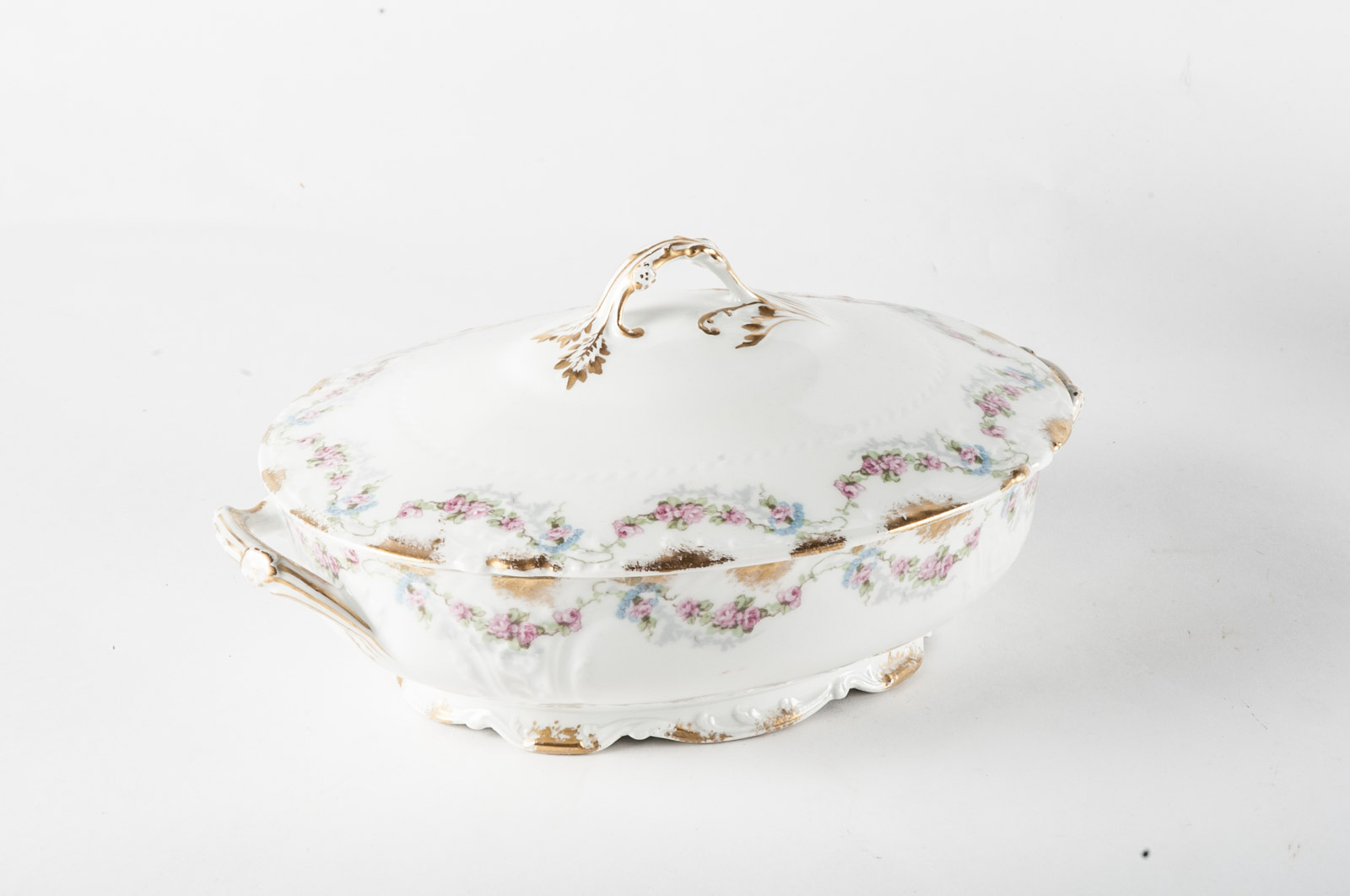 Johann Haviland China Featuring "Rosalinde" Pattern