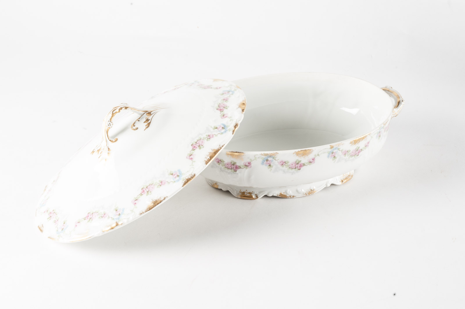Johann Haviland China Featuring "Rosalinde" Pattern