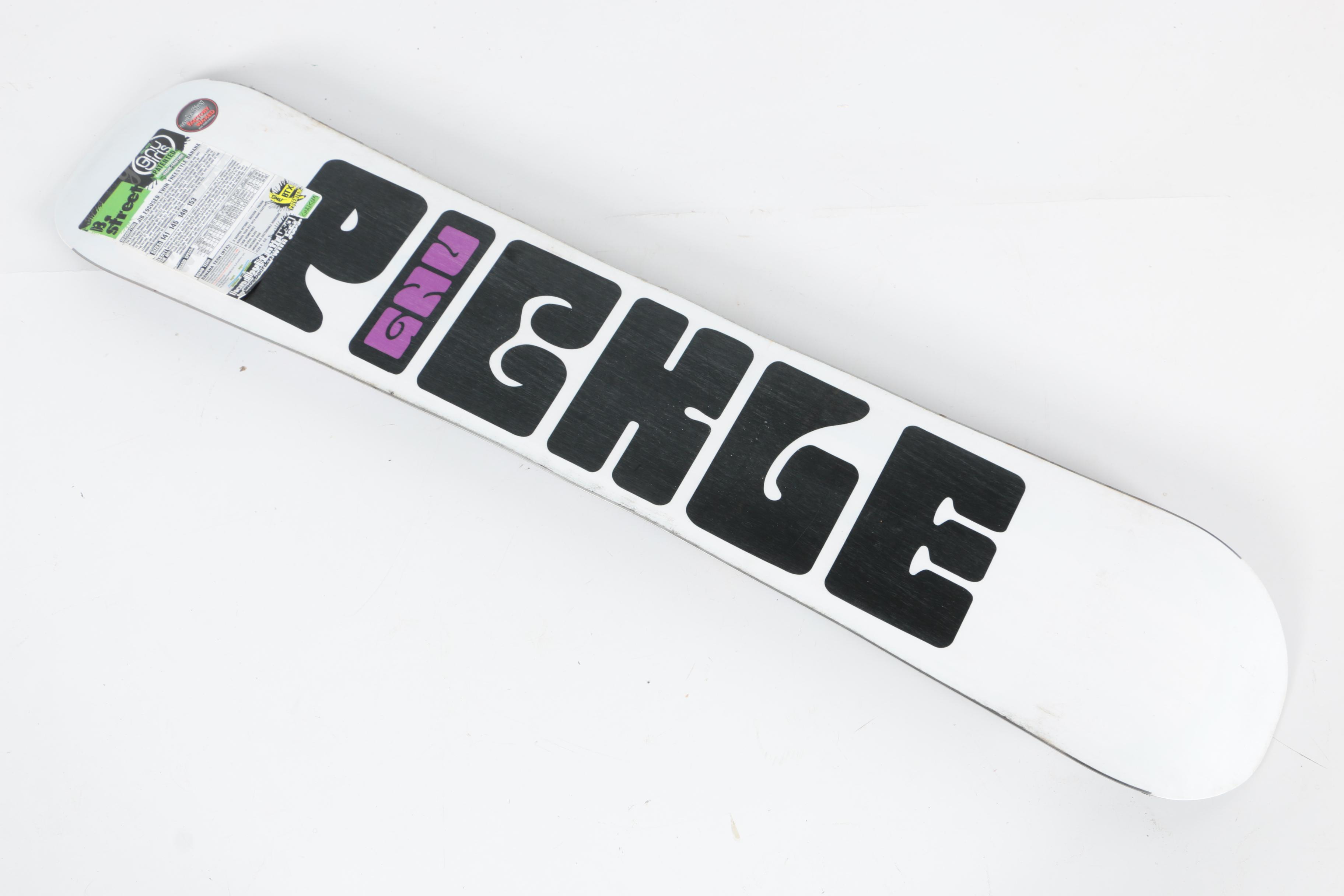 GNU Girls 144 "Park Pickle" Snowboard