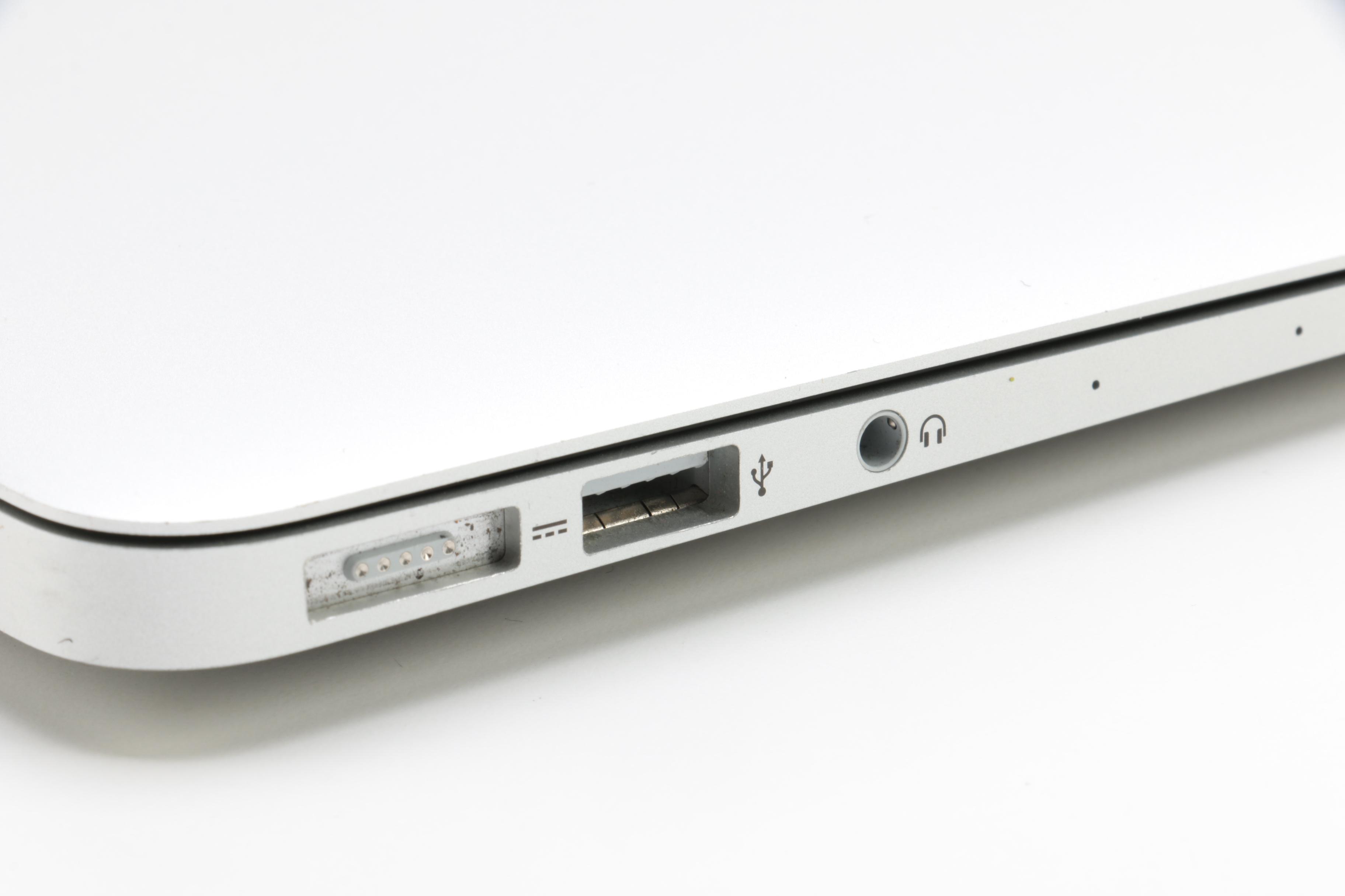 Model A1466 MacBook Air