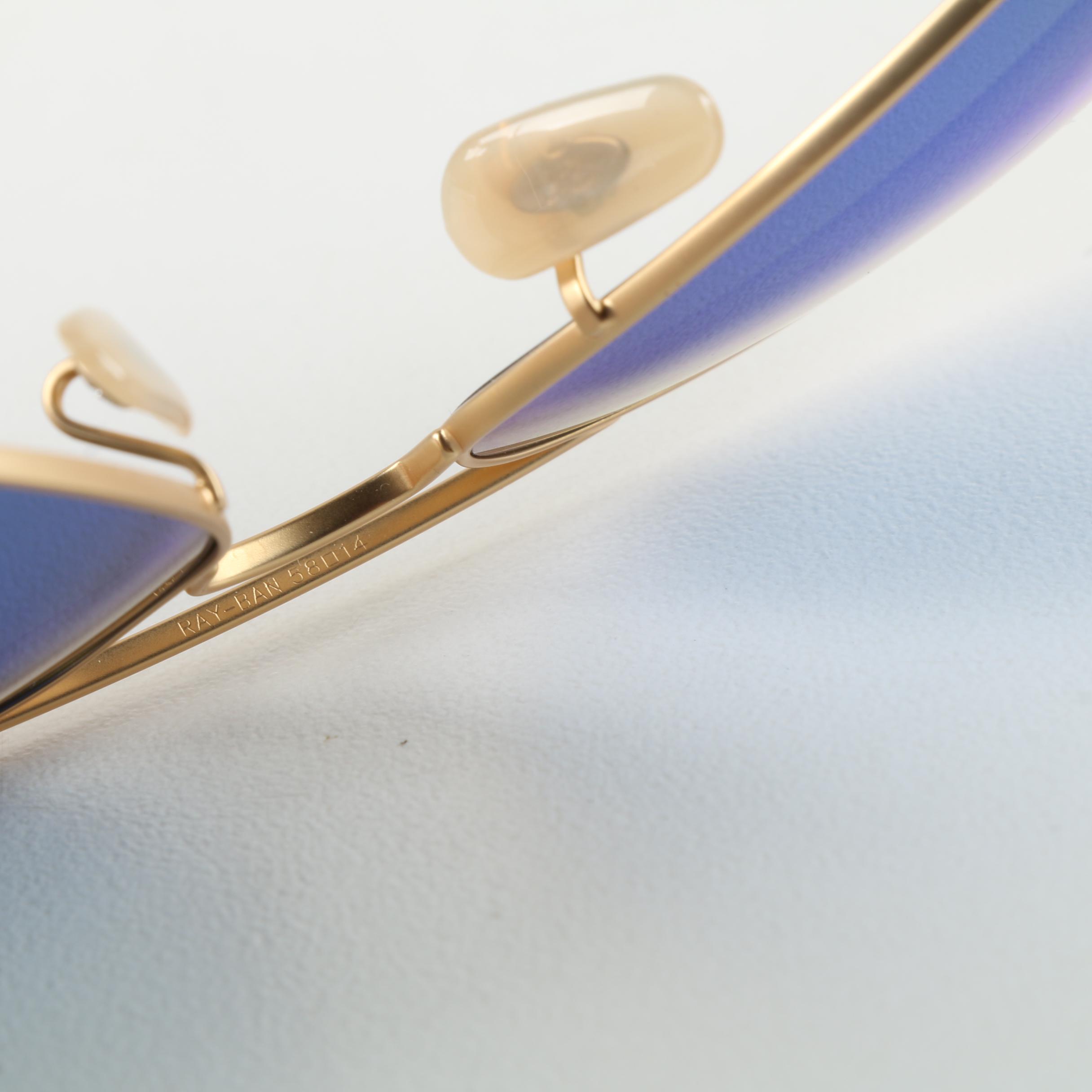 Ray-Ban Aviator Sunglasses with Blue Mirrored Lenses