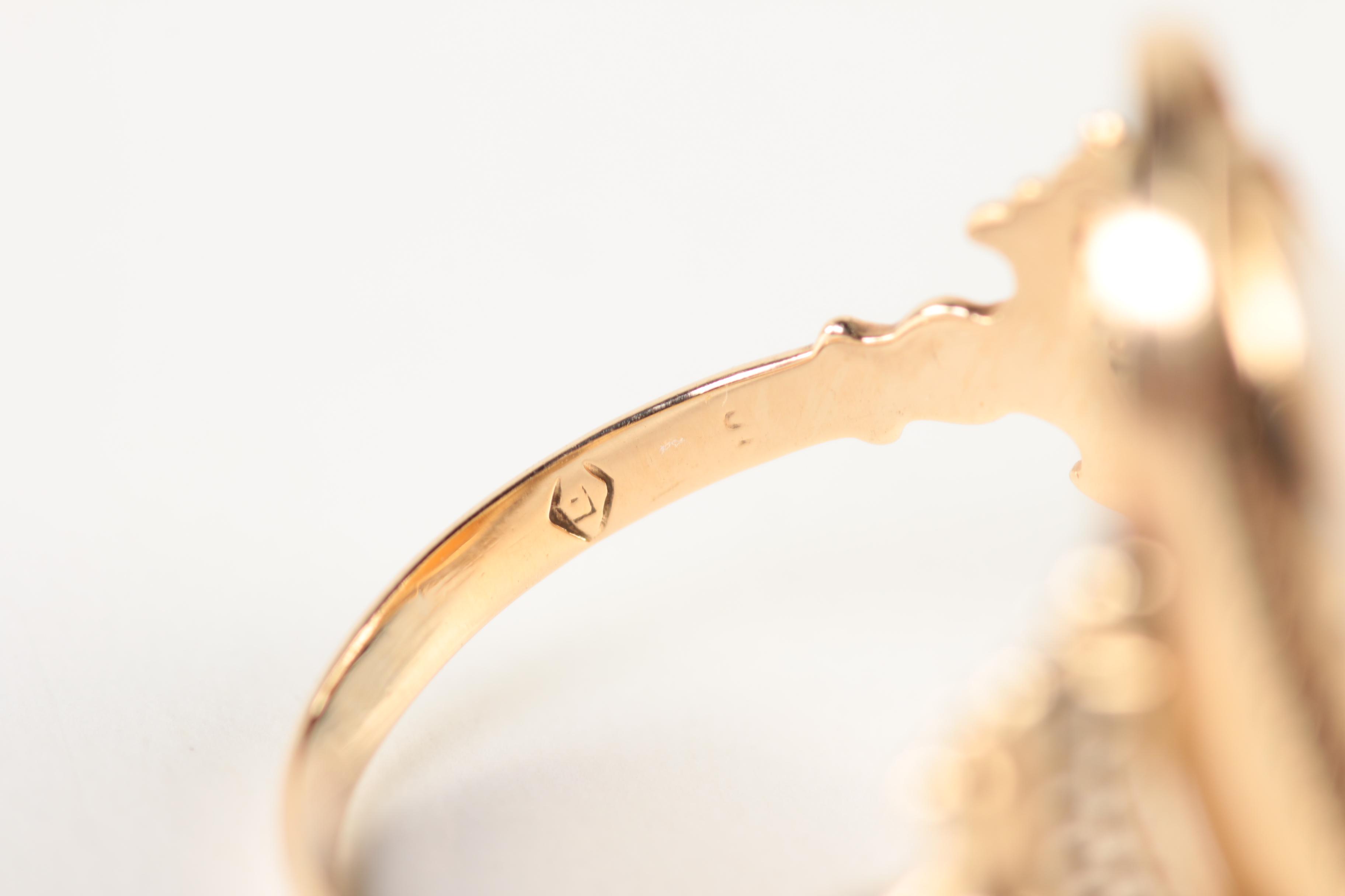 10K Yellow Gold Cameo Helmet Shell Ring