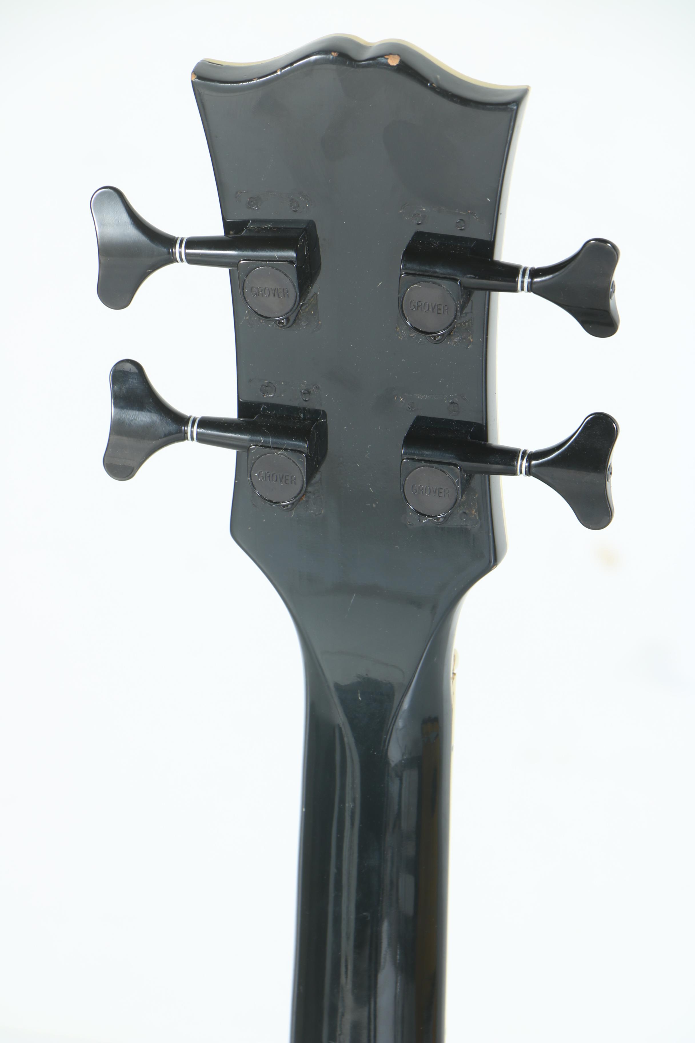 Cameo Deluxe 1960s Electric Bass Guitar with Case