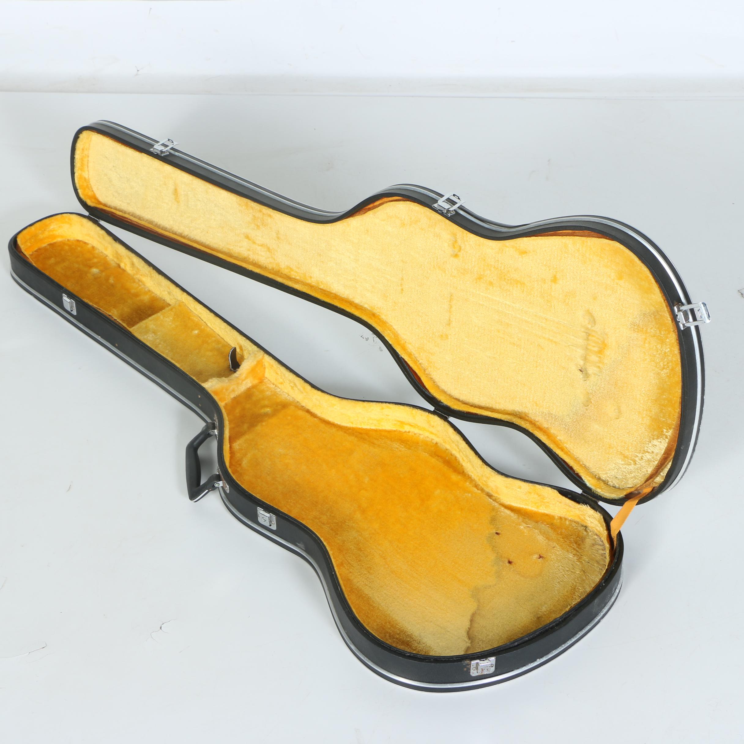 Cameo Deluxe 1960s Electric Bass Guitar with Case