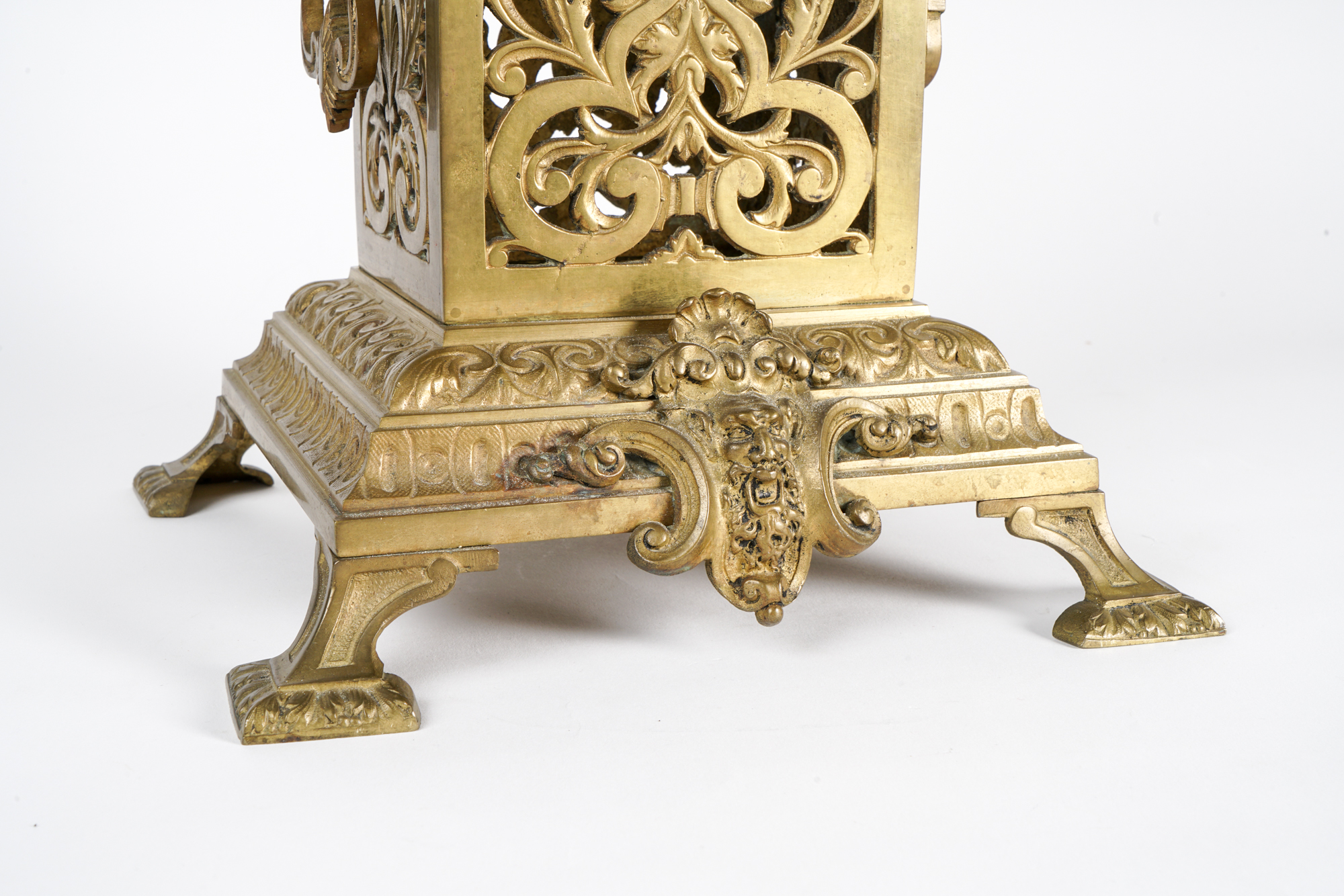 **Rework**Antique Pierced Brass Mantel Clock