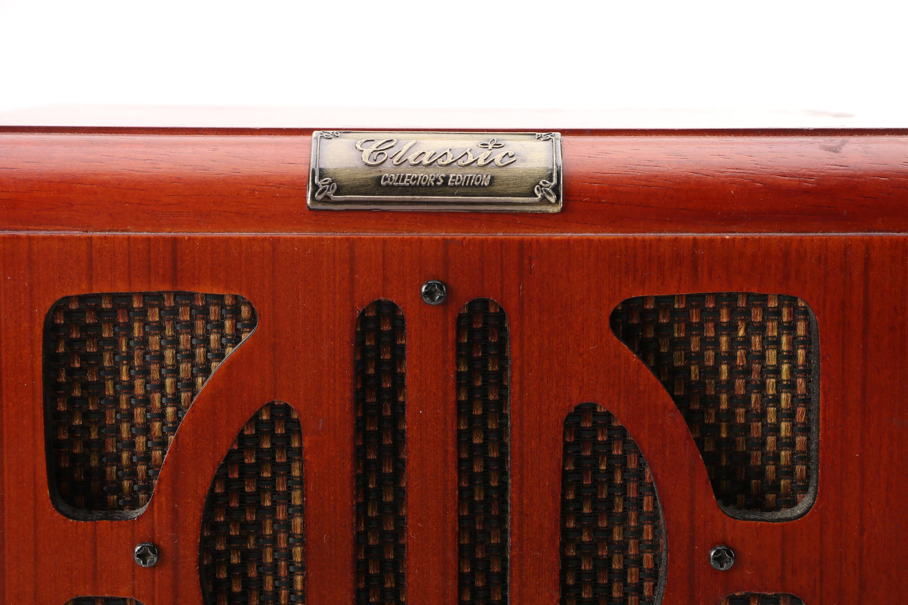 Living Solutions Classic Collector's Edition Art Deco Inspired Radio