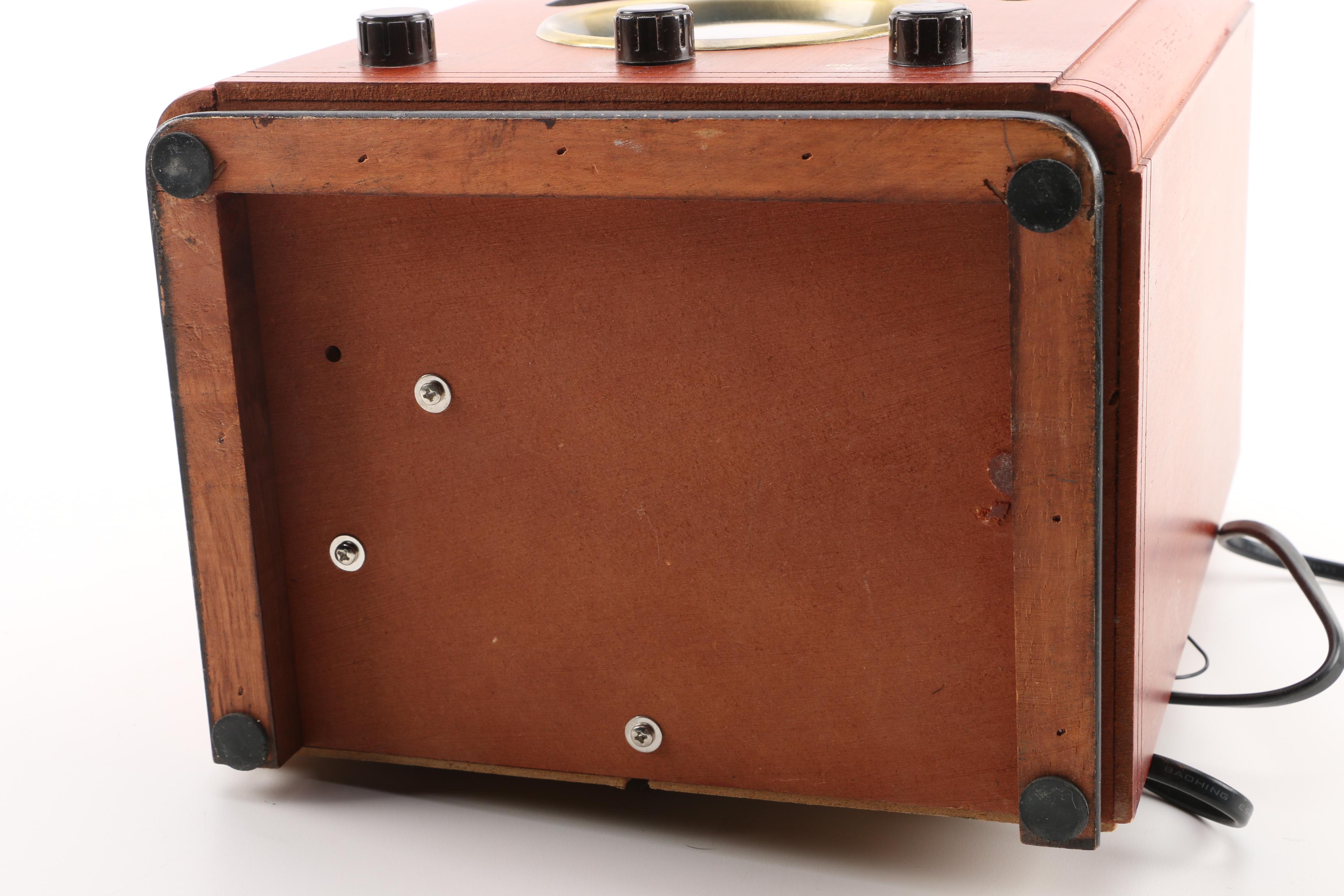 Living Solutions Classic Collector's Edition Art Deco Inspired Radio