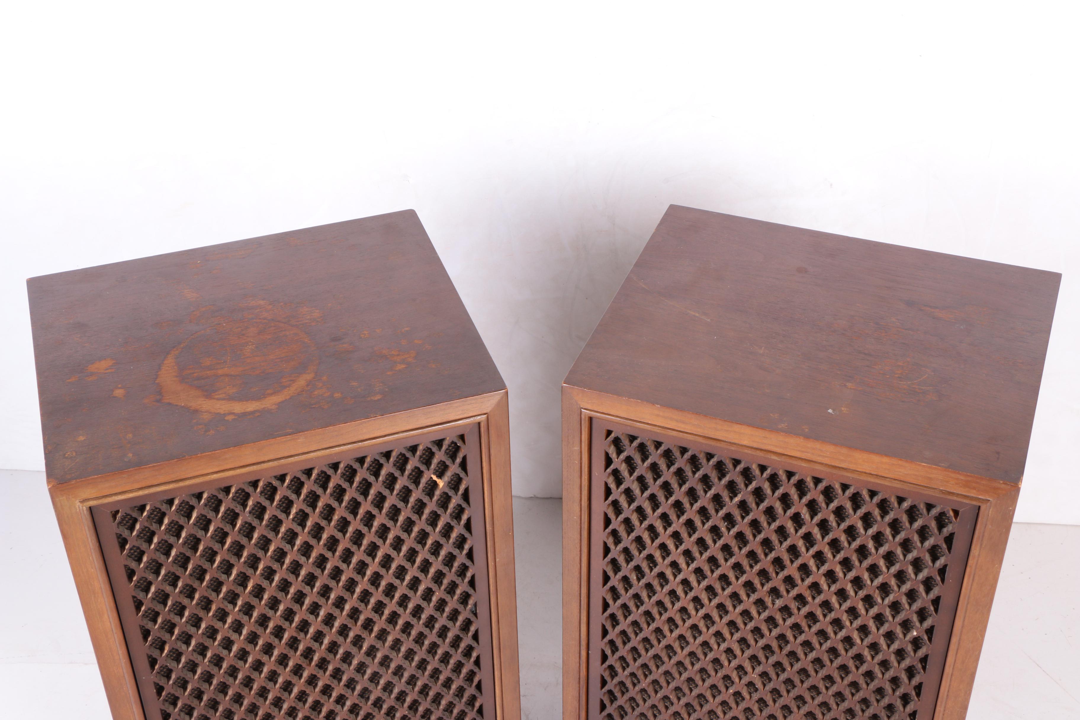 Vintage Sansui SP-200 Speakers