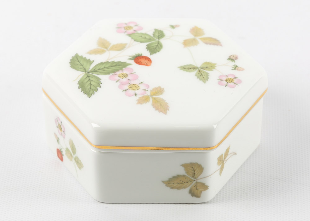 Wedgwood "Wild Strawberry" Bone China Decor Collection