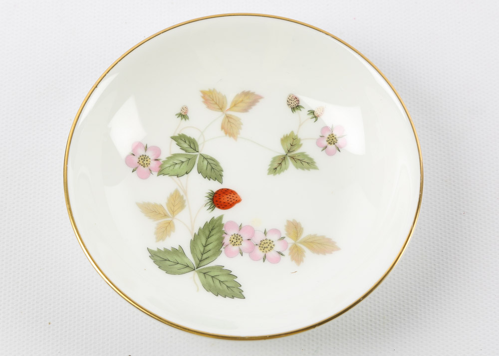 Wedgwood "Wild Strawberry" Bone China Decor Collection
