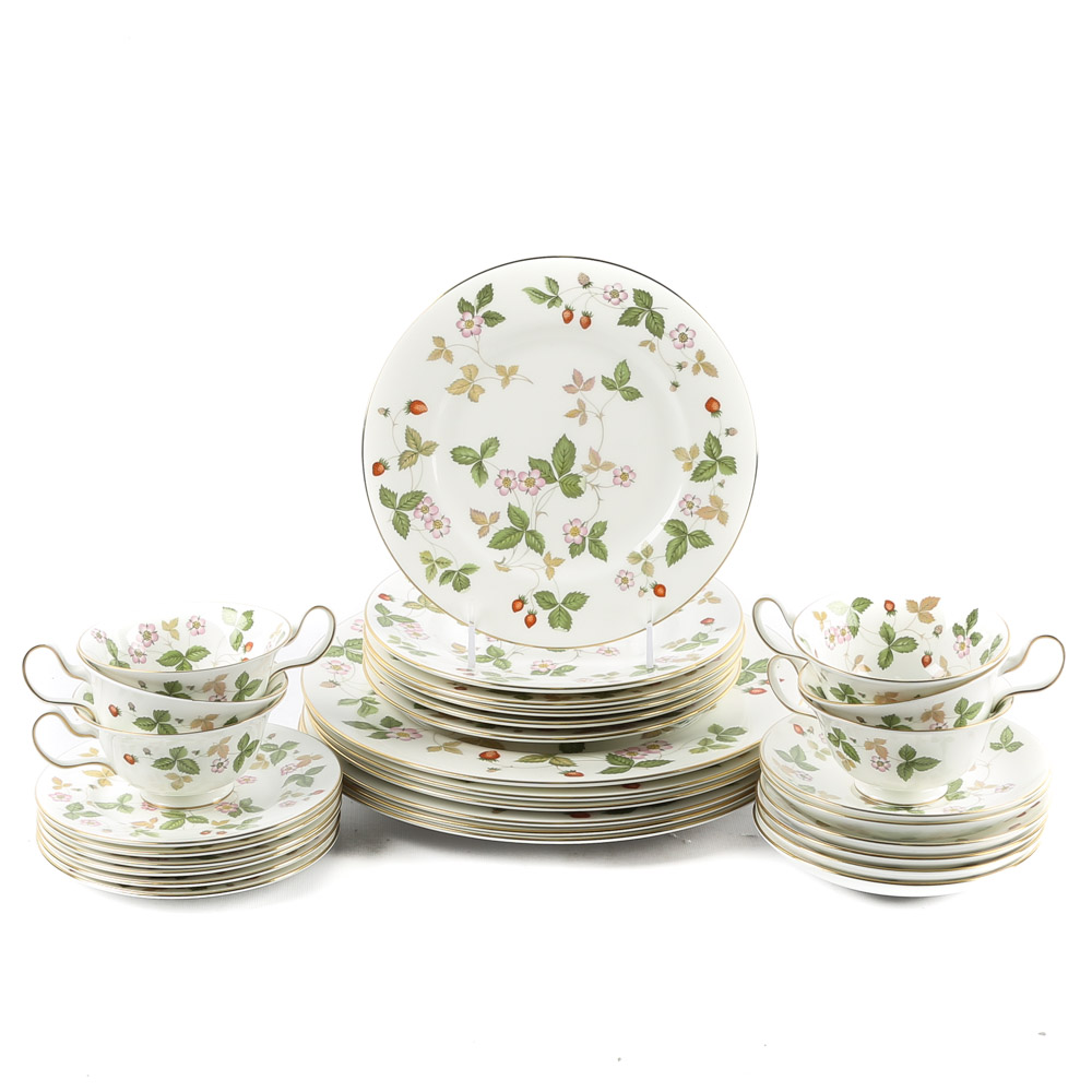 Wedgwood "Wild Strawberry" Bone China Dinnerware