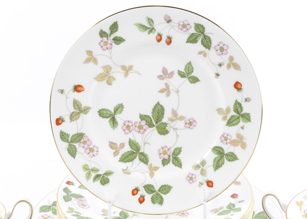 Wedgwood "Wild Strawberry" Bone China Dinnerware