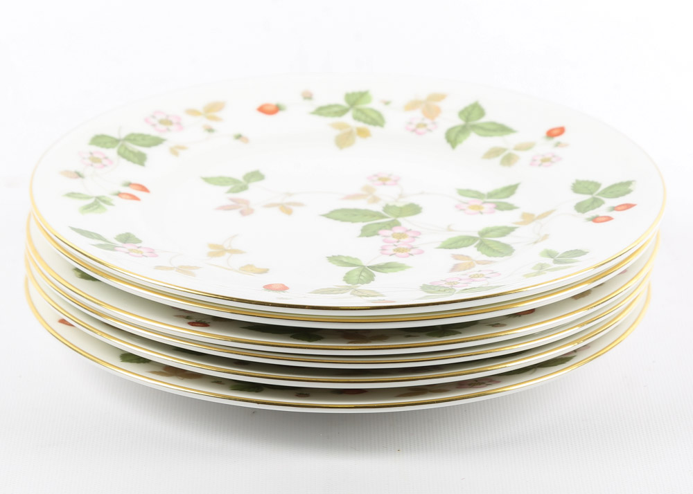 Wedgwood "Wild Strawberry" Bone China Dinnerware