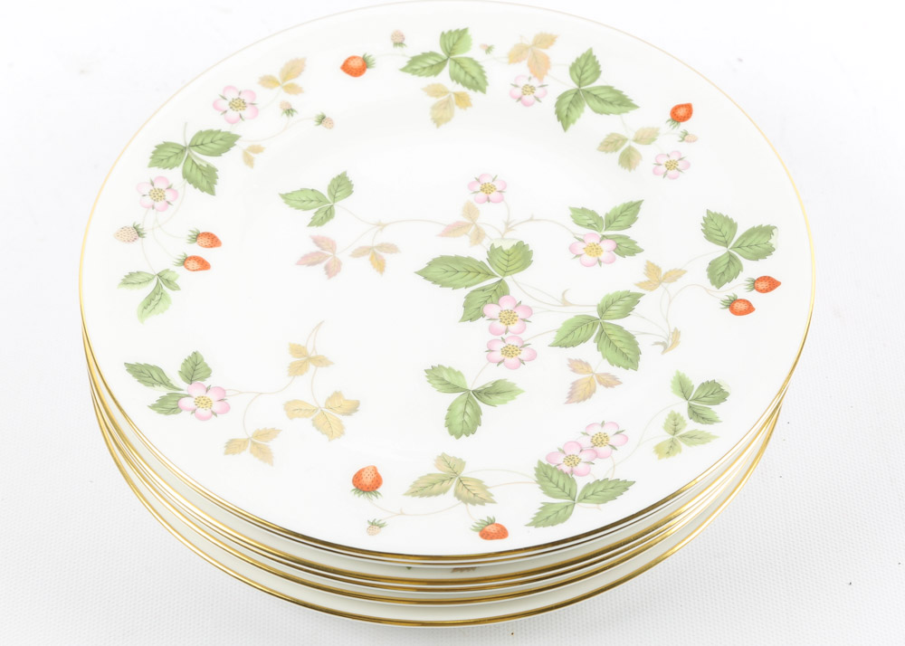 Wedgwood "Wild Strawberry" Bone China Dinnerware