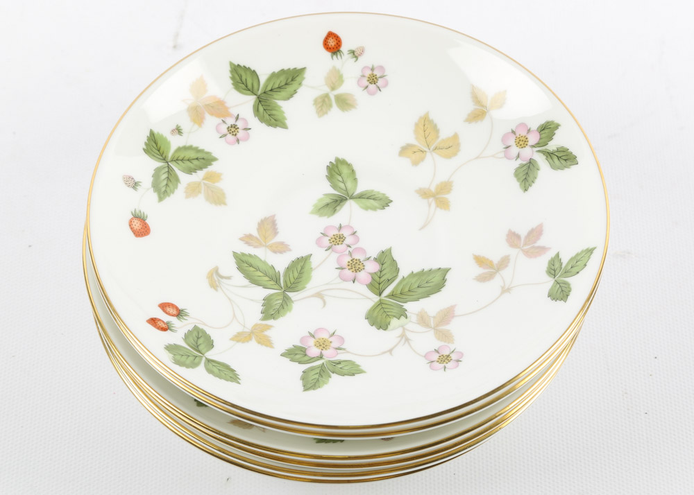 Wedgwood "Wild Strawberry" Bone China Dinnerware