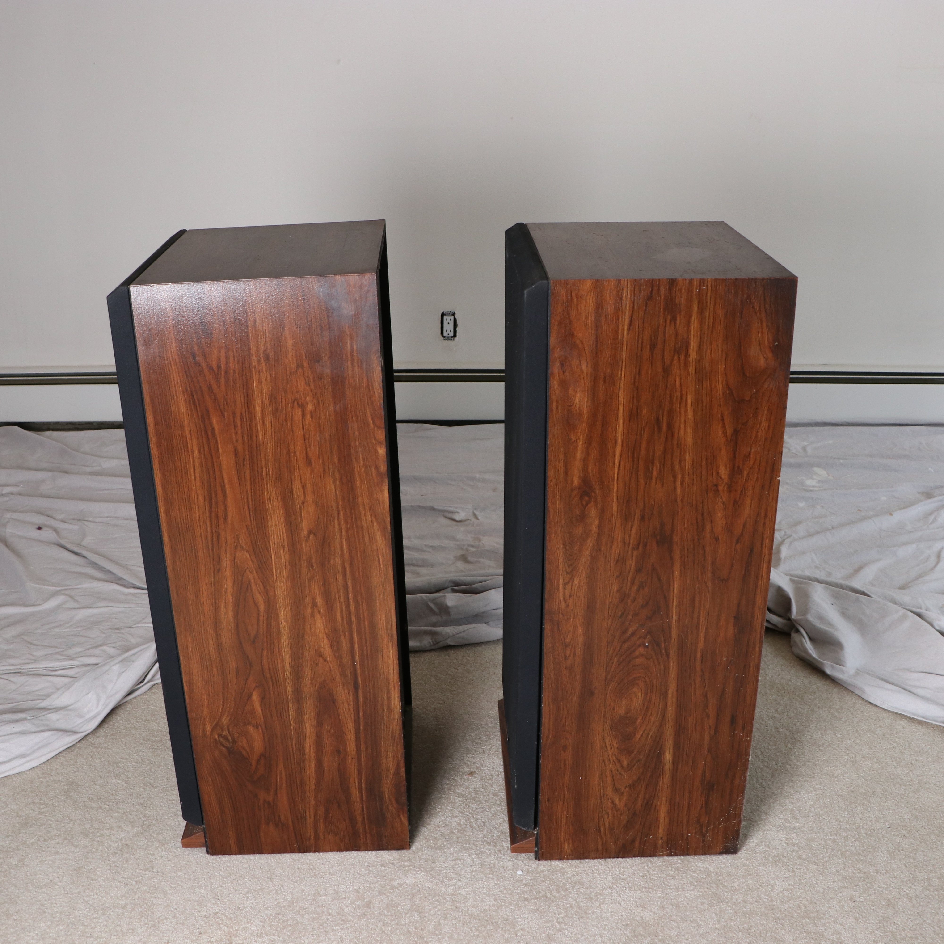 Vintage Fisher STV-893 Floorstanding Speakers