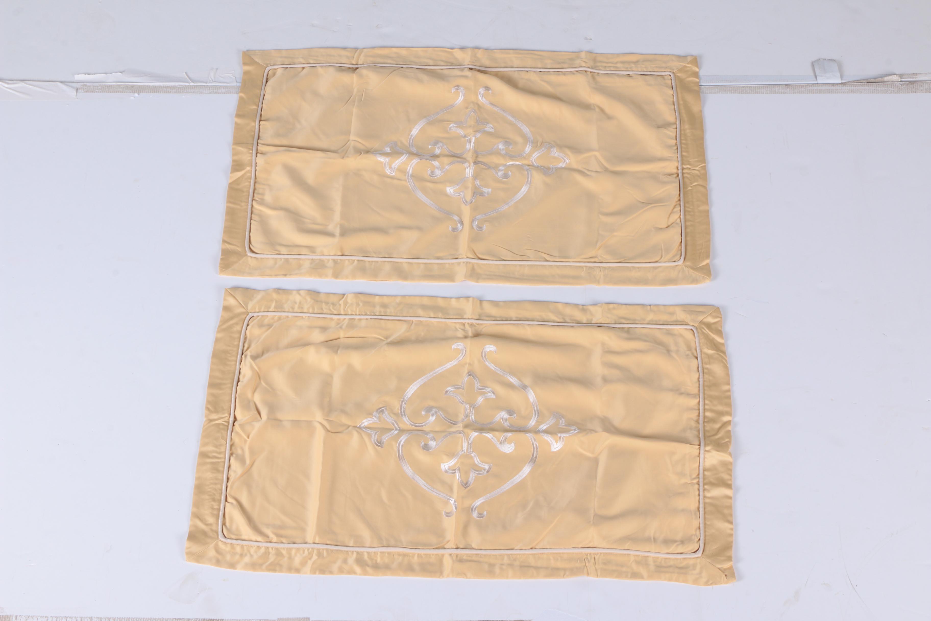 Colin Cowie King Comforter Set